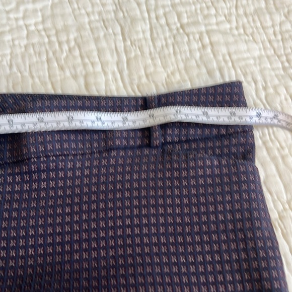 Ann Taylor loft Julie skinny capri 14 NWOT
Stretch blur red pattern - Picture 7 of 7